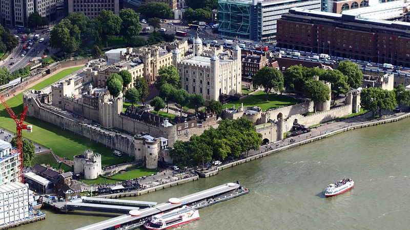 800px-Aerial_Tower_of_London